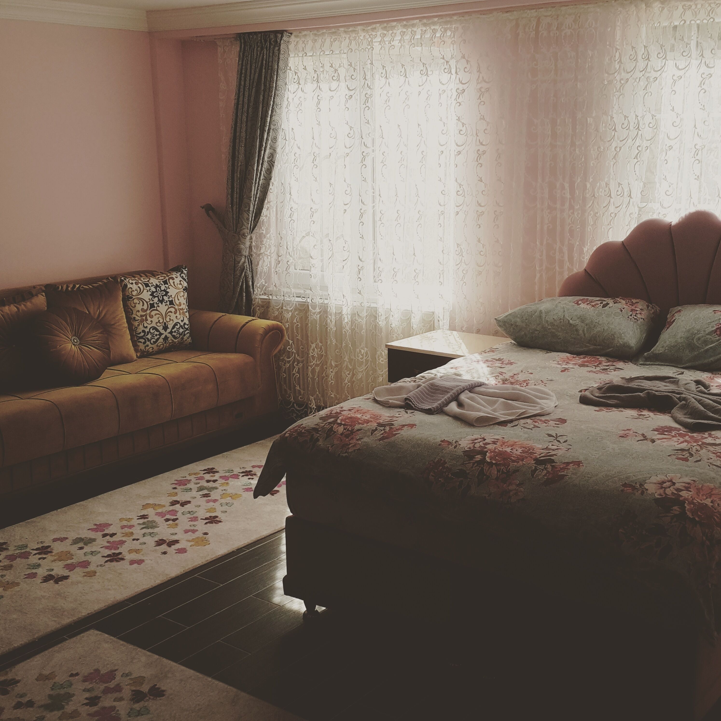 Your houses are Located in the city center, modern vip service, quality service