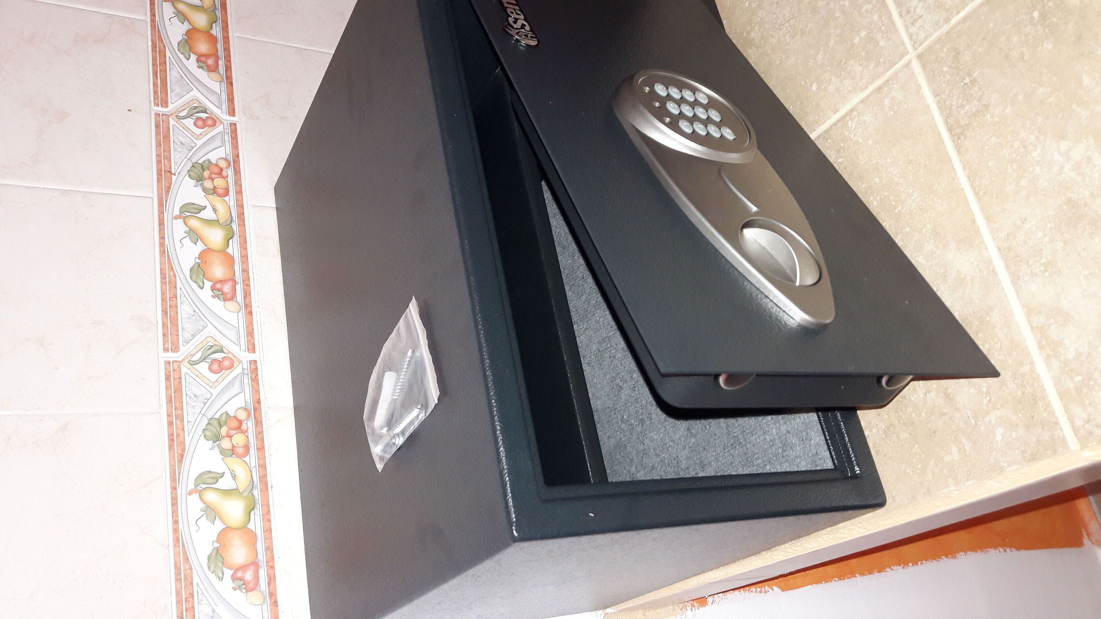 Apartment studio with kitchen, close to the sea, secure area, beach  in the area