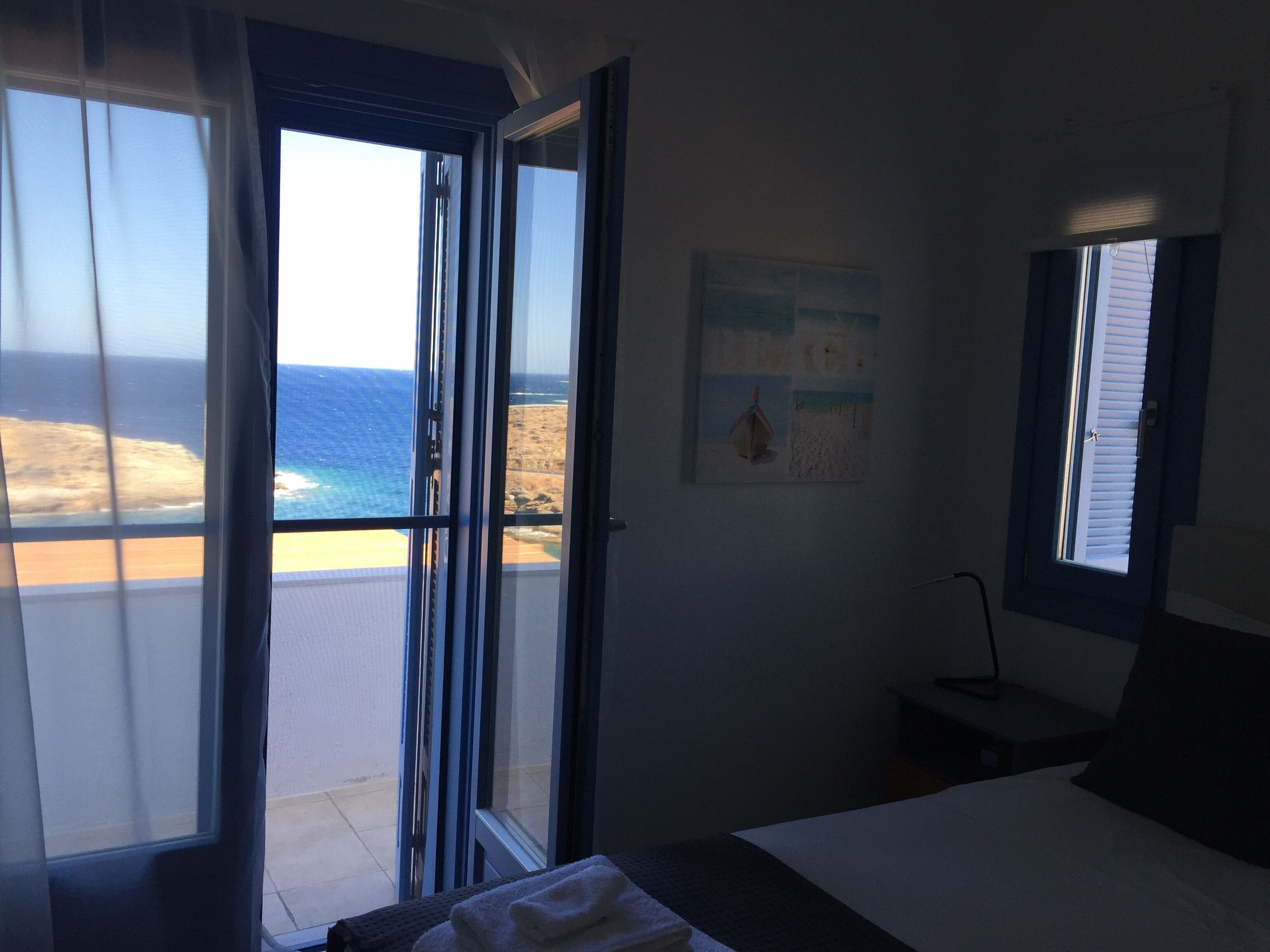 5 habitaciones, tabla de planchar con plancha, wifi y ropa de cama 