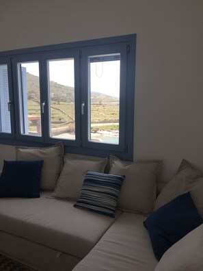 Smart TV, fireplace, books, offices - Villa Frear I with infinity pool (KYKLADES)