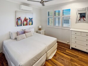 2 habitaciones, tabla de planchar con plancha, wifi y ropa de cama 
