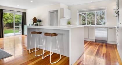 Kiwi lifestyle at home quiet, spacious on 1ha of land