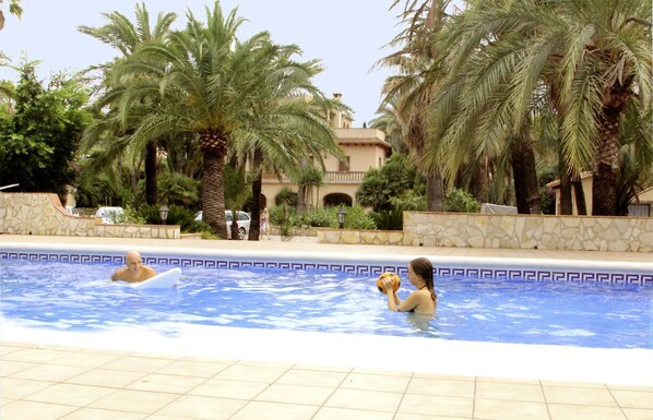 Outdoor pool, pool loungers