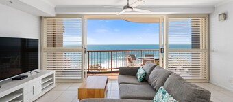 Villa Seascapes with sweeping waterviews