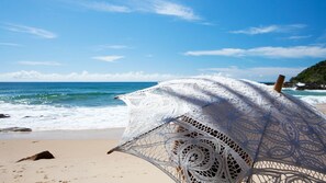 Beach nearby - Villa Seascapes with sweeping waterviews (Coolum)