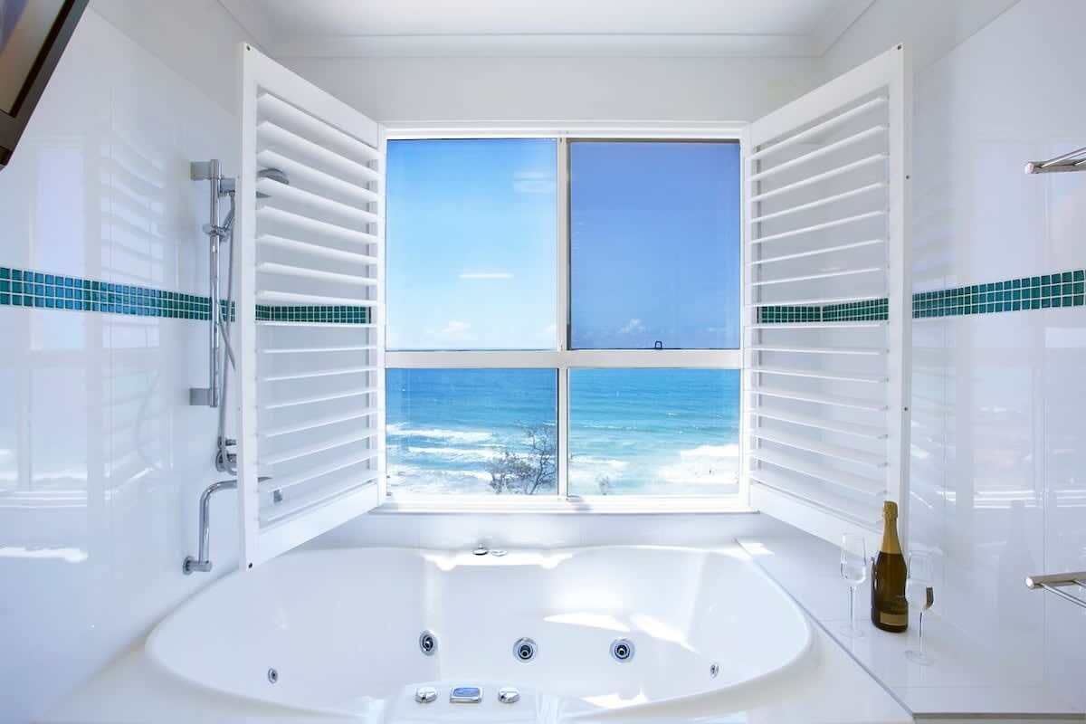 Douche, baignoire à remous