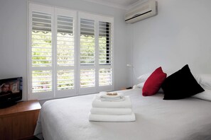 3 bedrooms, free WiFi, bed sheets - Villa Seascapes (Coolum)