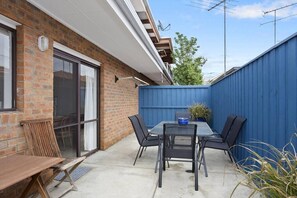 Outdoor dining - Ocean Shores Barwon Heads (Barwon Heads)