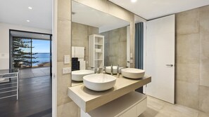Bathtub - Quarterdeck 5 - Luxury Stylish Apartment (Avoca Beach)