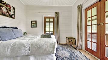 4 habitaciones, tabla de planchar con plancha, cuna de viaje y wifi