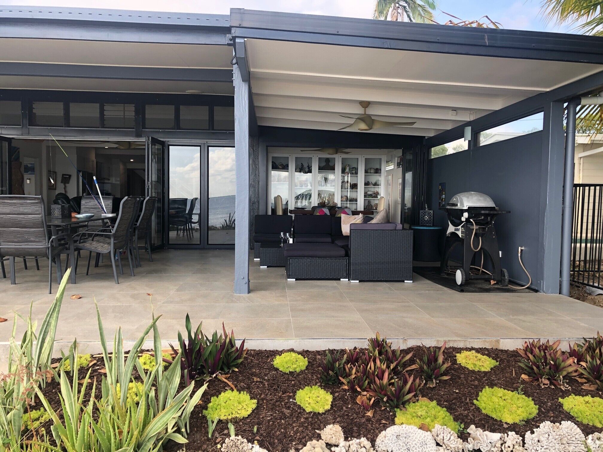 Sandcastle Retreat - Cairns Beaches — image 3