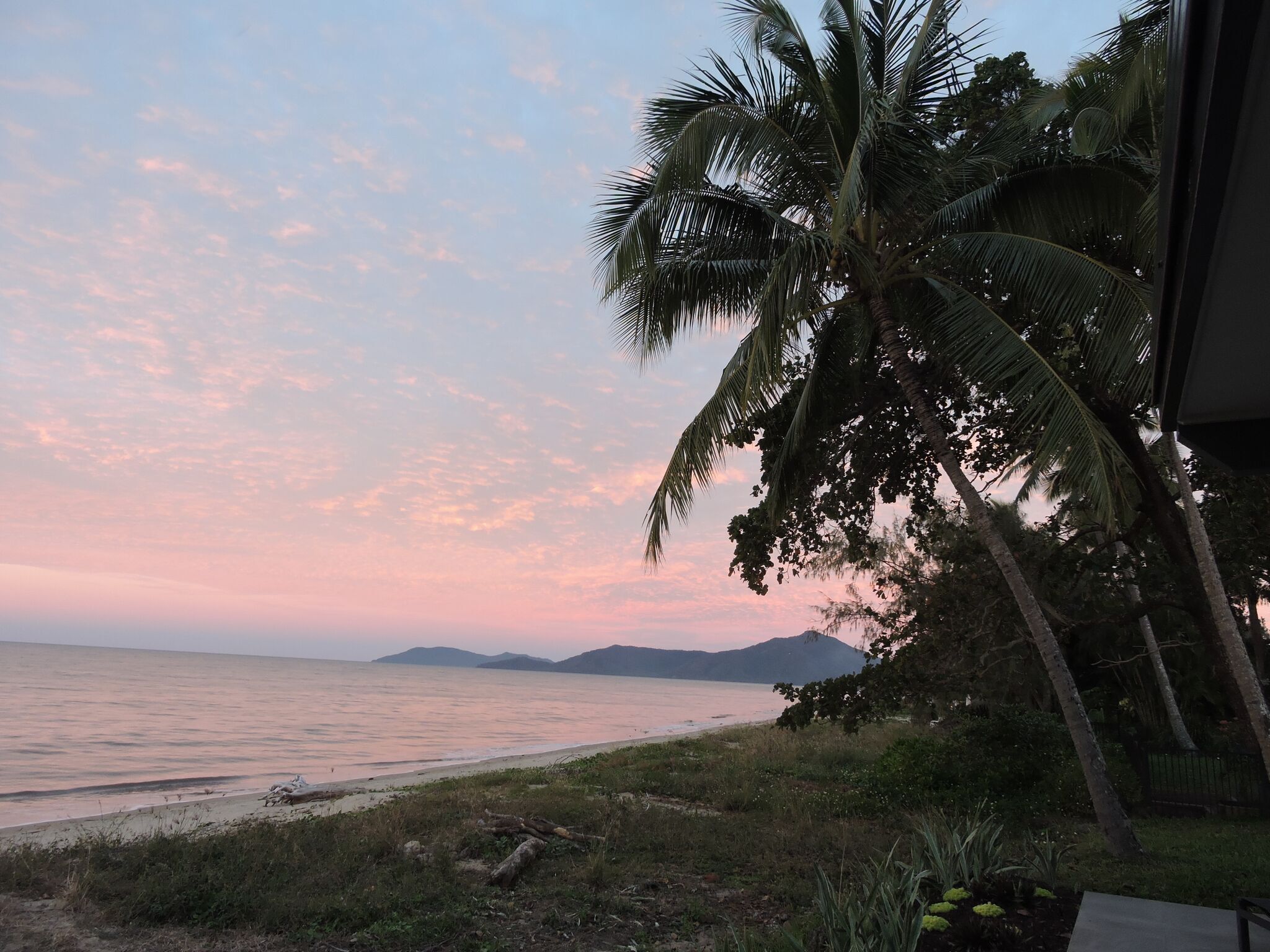 Sandcastle Retreat - Cairns Beaches — image 22