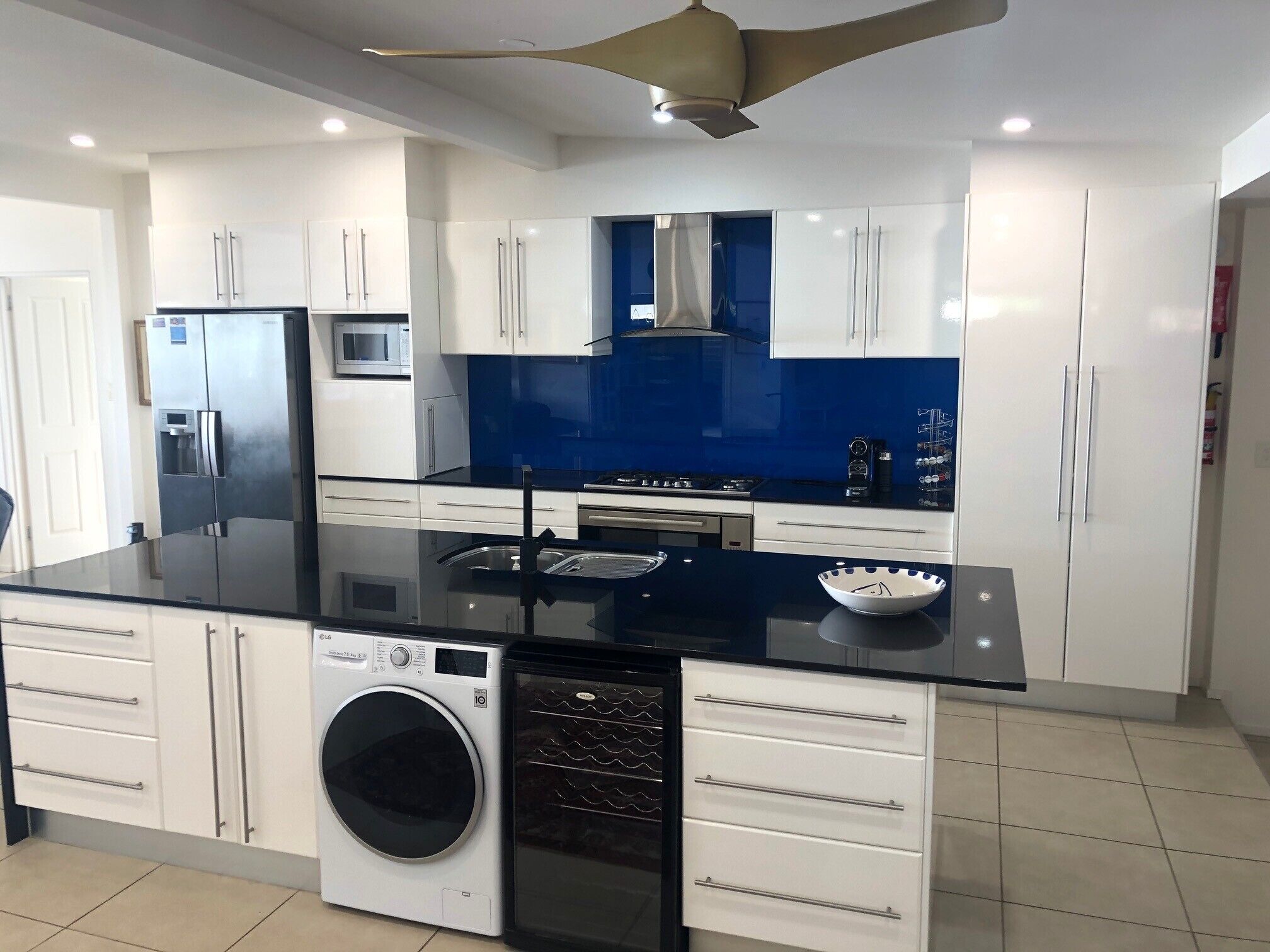 Sandcastle Retreat - Cairns Beaches — image 7