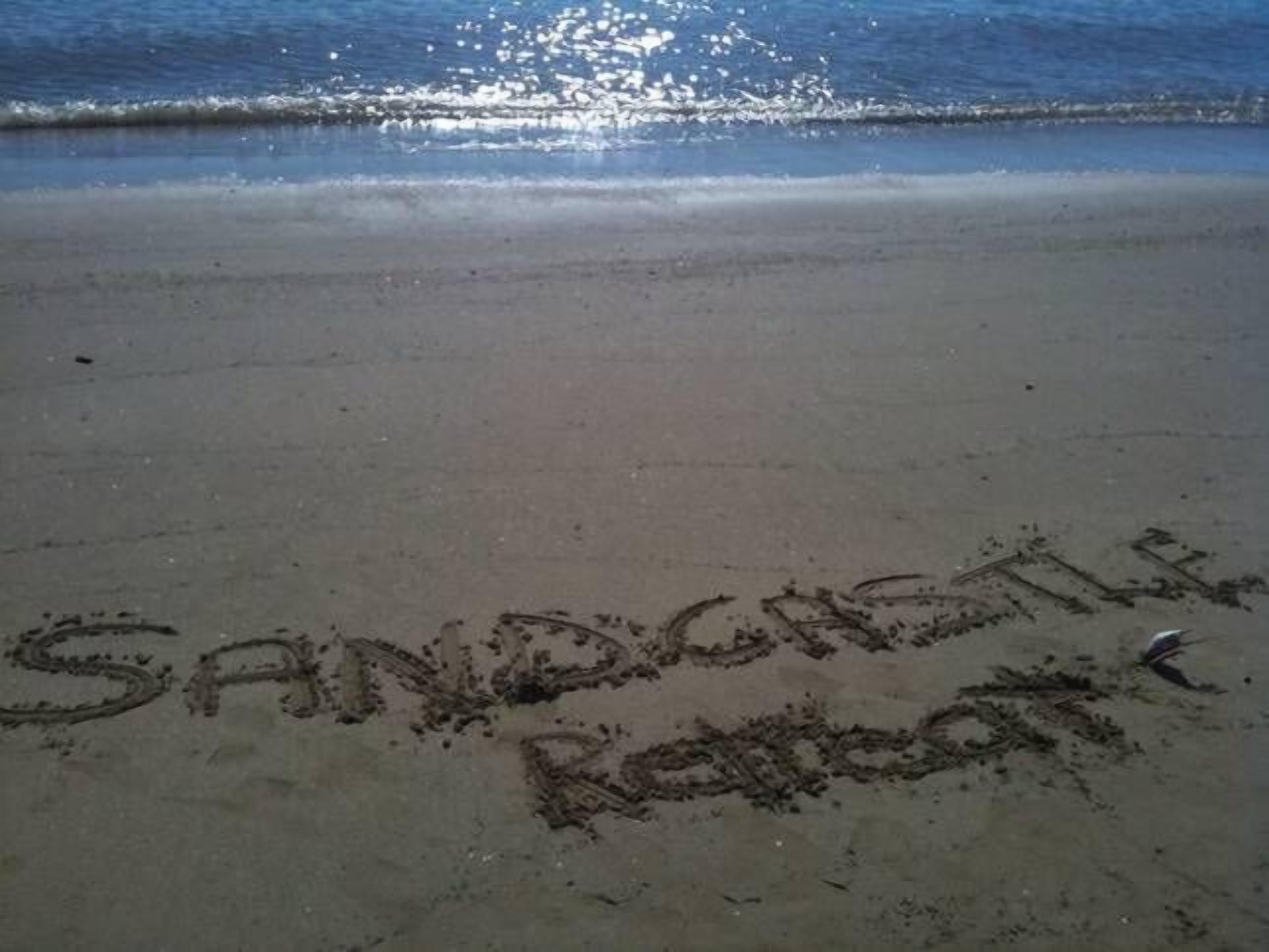 Sandcastle Retreat - Cairns Beaches — image 20