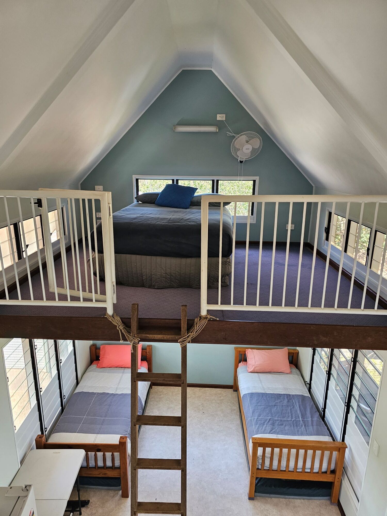 2 bedrooms, bed sheets