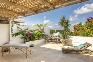 Outdoor dining - VILLA OASIS IN LUXURY CONDO IN TULUM (Cancún)