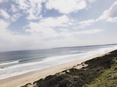 The Magic Beach Cottage, walking distance to beach