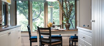 Botanica - Gorgeous Miner's Cottage