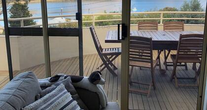 Freycinet Beach House - Freycinet Holiday Houses