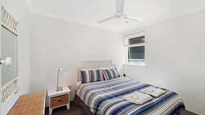 2 多间卧室、熨斗/熨衣板、WiFi、床单