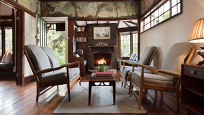 Interior - Zelman Cottage - Love, Art & Music in Hepburn Springs (HEPBURN SPRINGS)