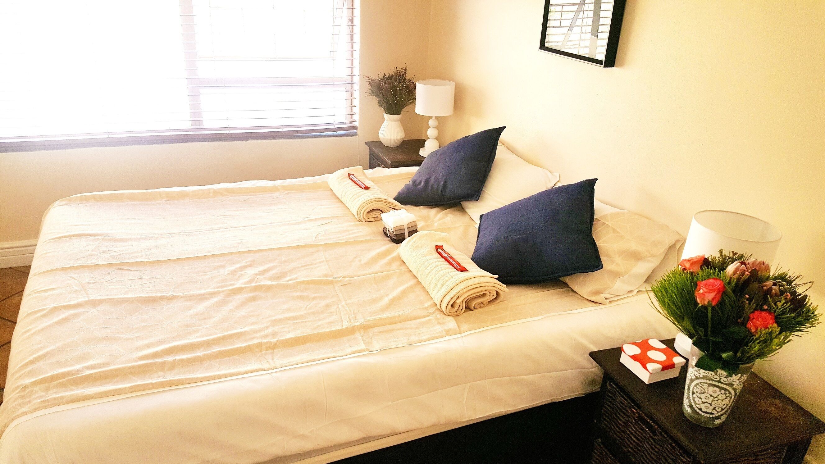 Quiet room in leavy suburb, 5 minutes away from wine farms