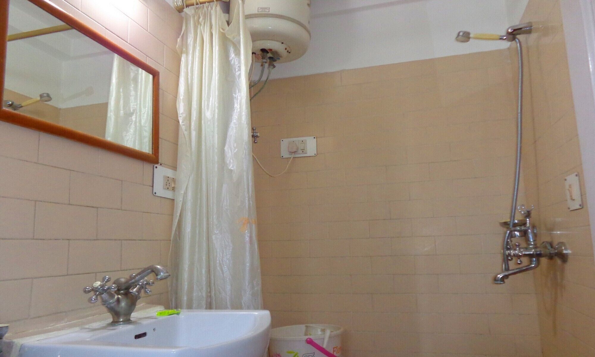 Quadruple Room near Ram Jhula