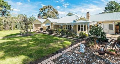 "The Cottage"@ Kilchurn upon Troups