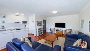 Living area - Marese 12 - Beachfront Unit (AVOCA BEACH)