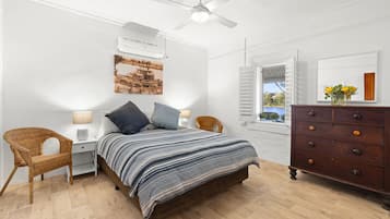1 bedroom, iron/ironing board, Internet, bed sheets