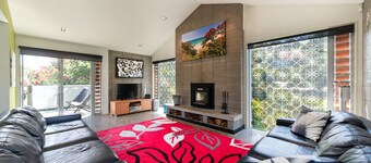 Double Bays Beauty | Stay Waiheke