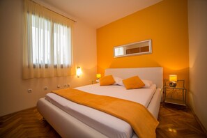 4 bedrooms, WiFi, bed sheets