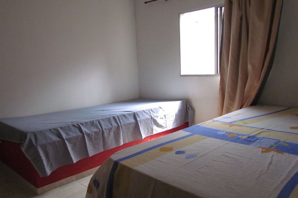 Condominium of ten chalets and swimming pool for guests. Excellent cost benefit.