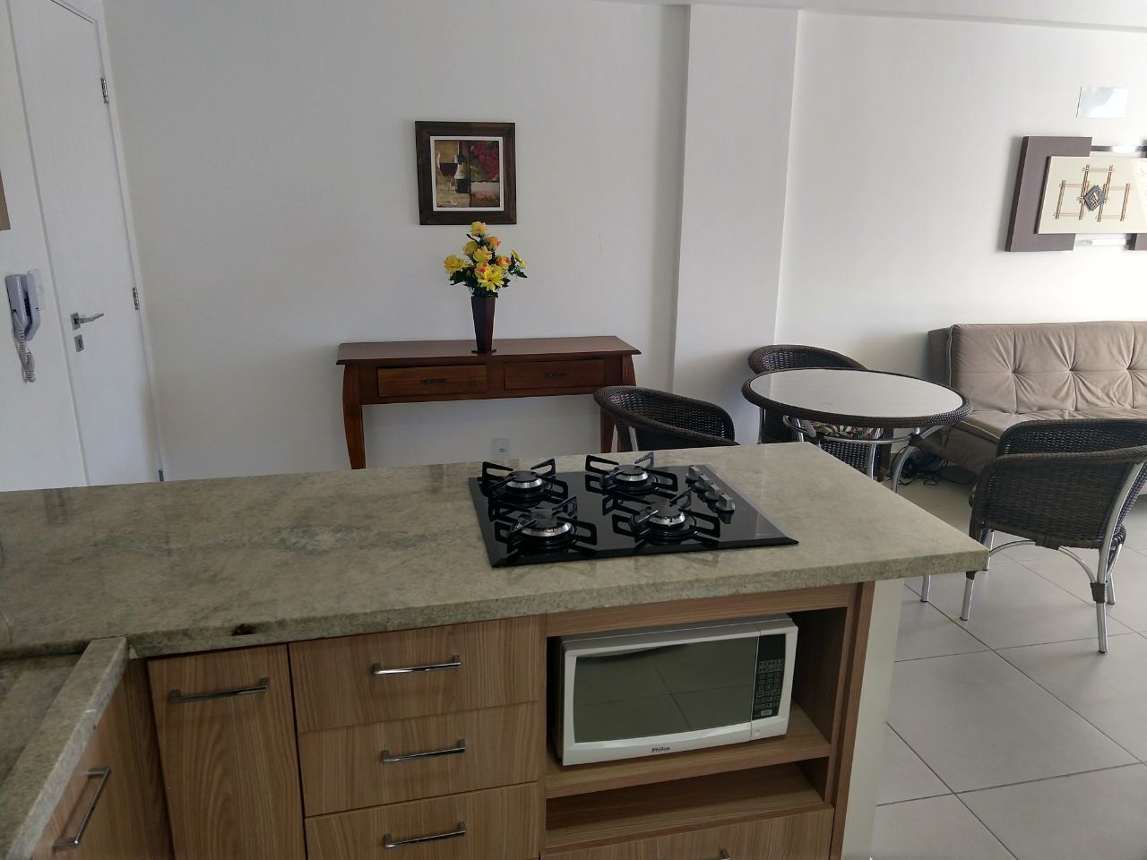 APTO PRAIA DO FORTE, NEAR THE DUNES. WITH SWIMMING POOL, ACADEMY, SAUNA, NEW BUILDING