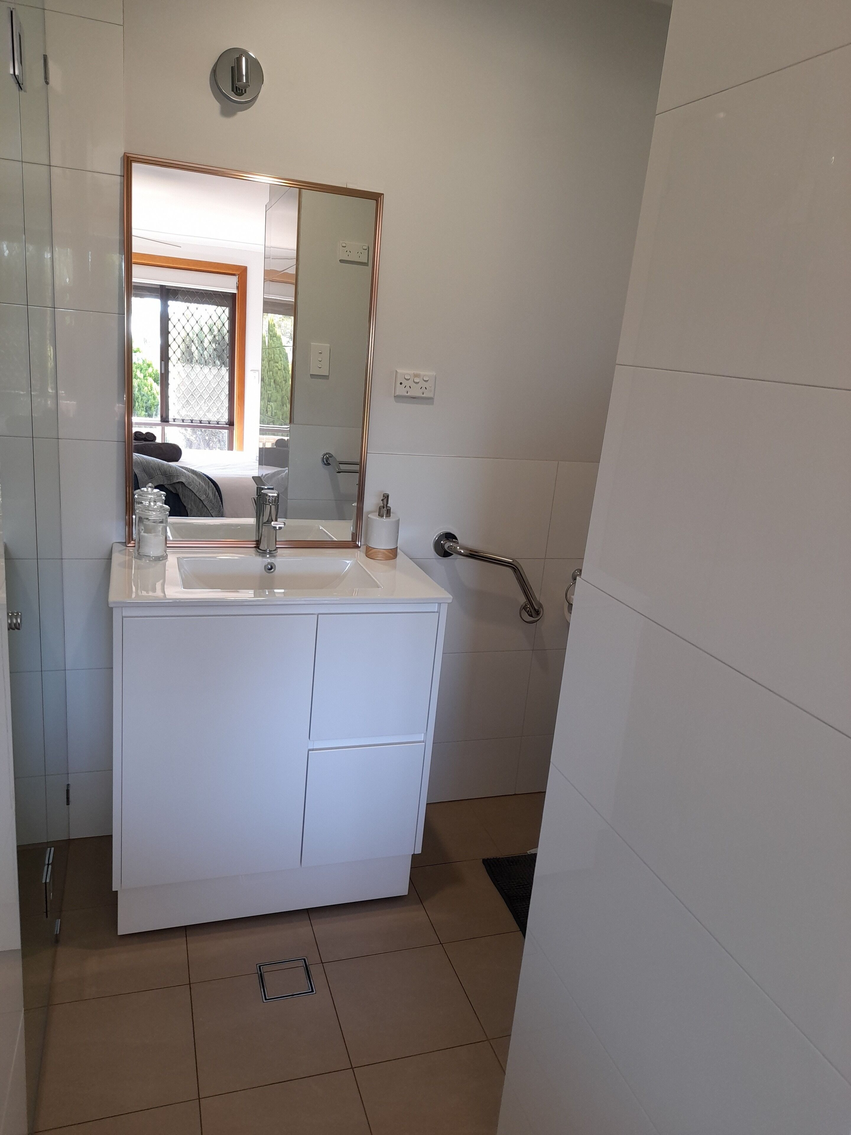 3 Pears on the Park; Breakfast Provisions 3 BRooms 2 bathroom house McLaren Vale — image 28