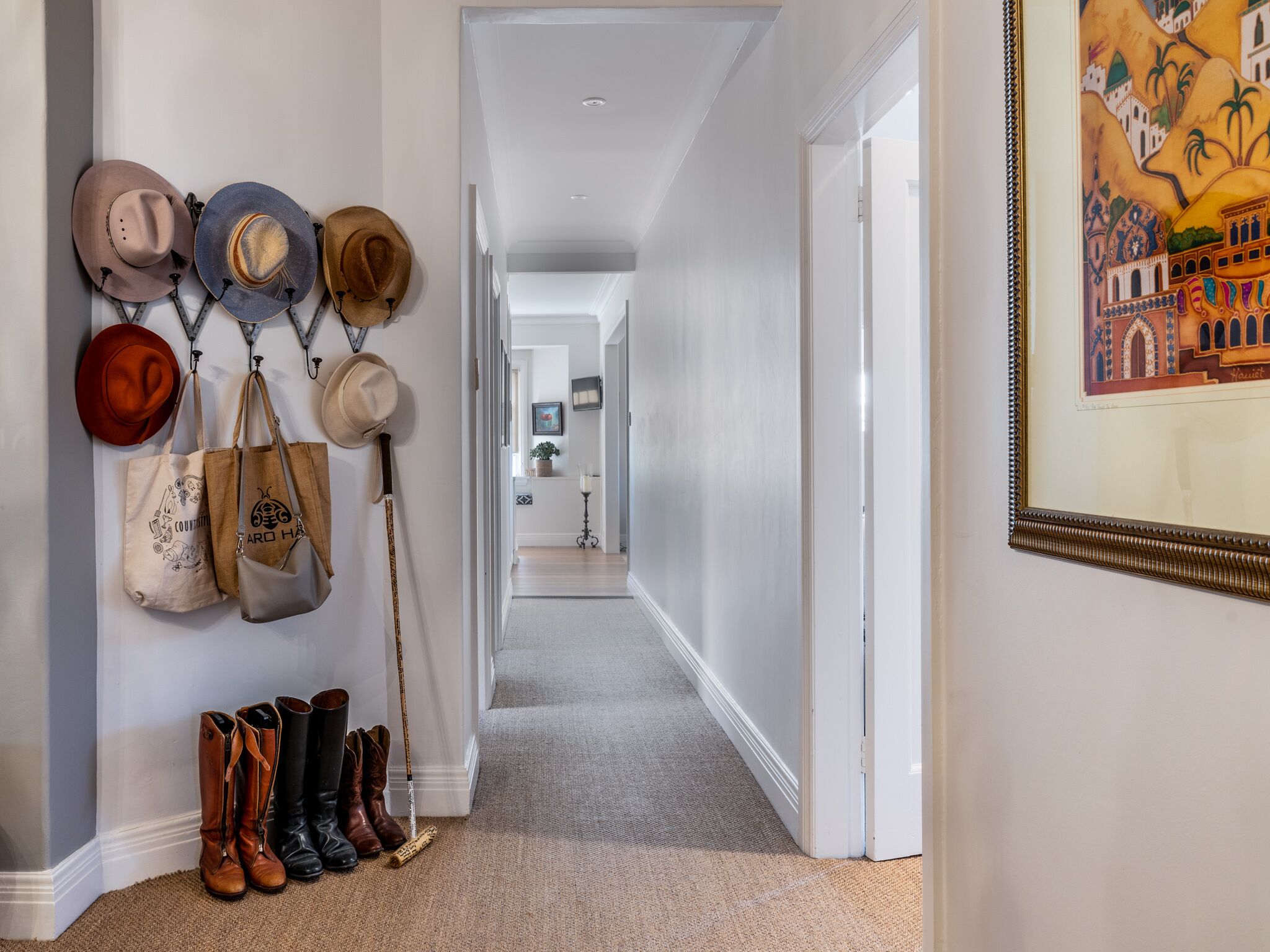 Heritage Elegance in  Harbourside Luxurious Apartment amazing location — image 3