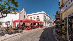 Outdoor dining -  Typical house downtown Alvor (Alvor)