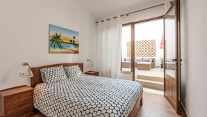 2 bedrooms, iron/ironing board, free WiFi, bed sheets -  Typical house downtown Alvor (Alvor)