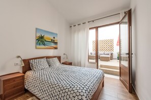 2 chambres, fer et planche Ă repasser, Wi-Fi gratuit, draps fournis