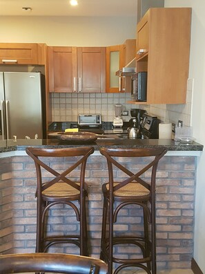 Deluxe Apartment, 2 Bedrooms | In-room dining - Casa Sofia - Peninsula 37 (Tamarindo)