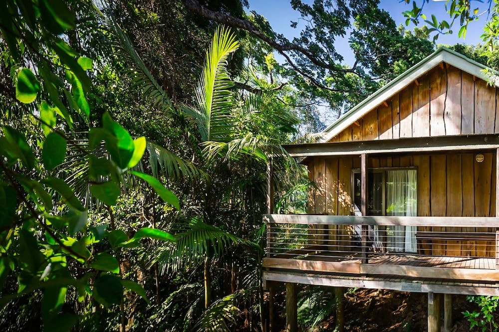 Self-contained timber cottage in the rainforest perfect for families.