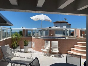 Terrace/patio - Amazing Beachfront Penthouse - Module 4 (São Lourenço)