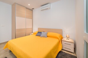2 Schlafzimmer, Zimmersafe, Bügeleisen/Bügelbrett, WLAN