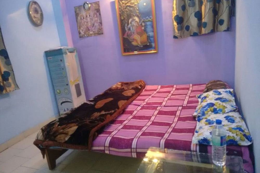 A studio apartment for family in the heart of Kanpur City near Station