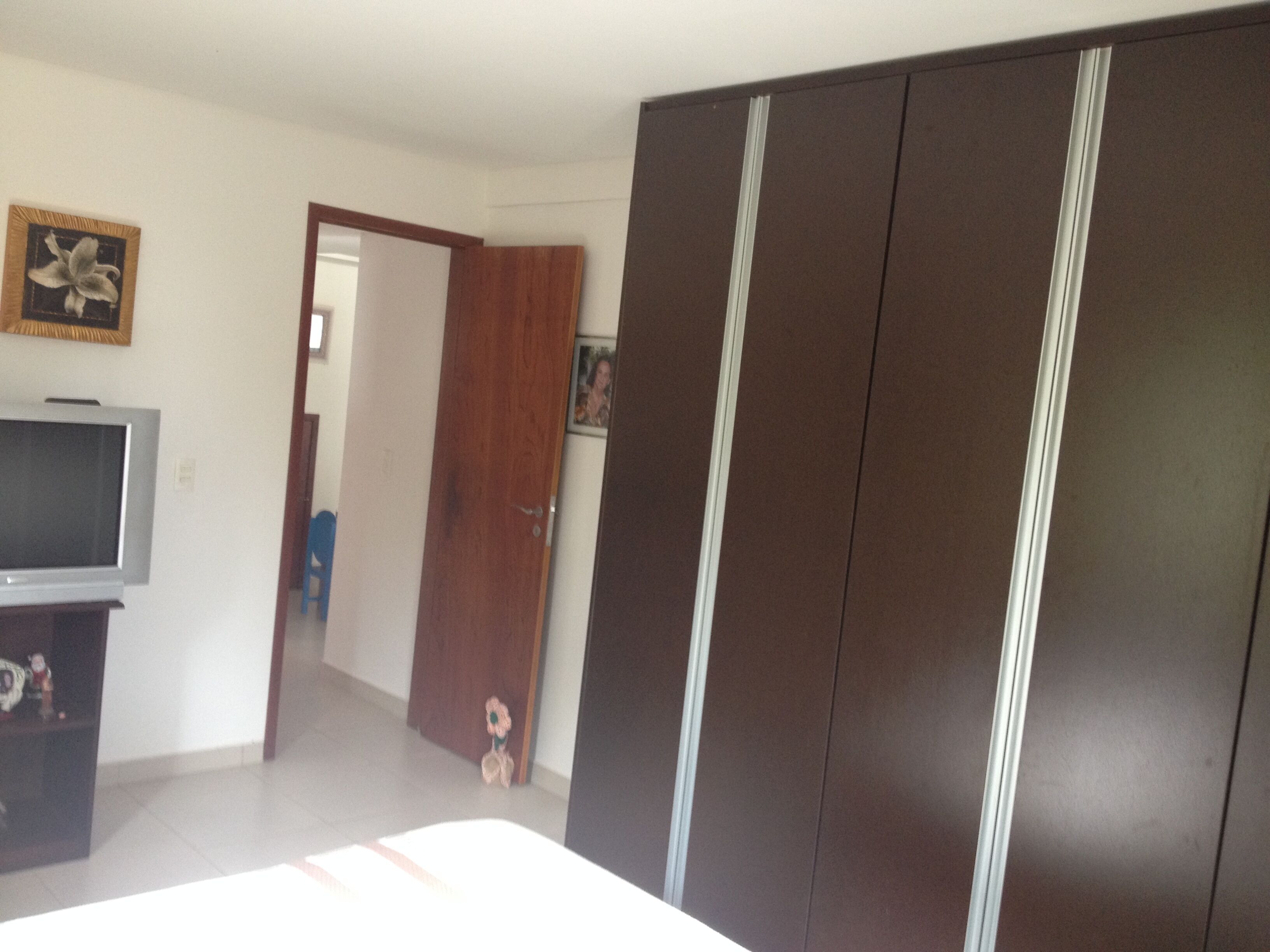 Home for the elderly, children and fishing on the large lake of Privê Mont Serrat, on the BR232