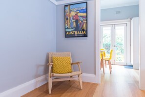 Interior - Charming, spacious boutique apartment 200 metres from Bondi Beach (Bondi Beach)