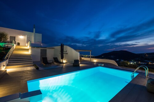 Villa Amphitrite with amazing sea view and private swimming pool