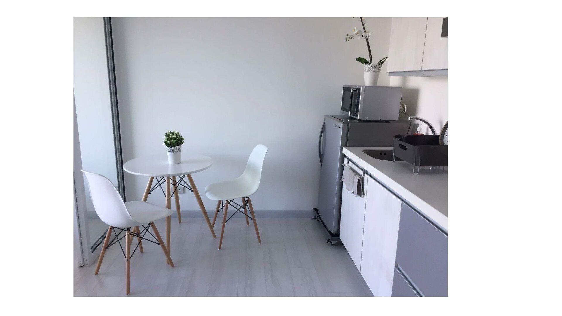 Cozy Newly Furnished 1 BR Unit at Azure Urban Residences