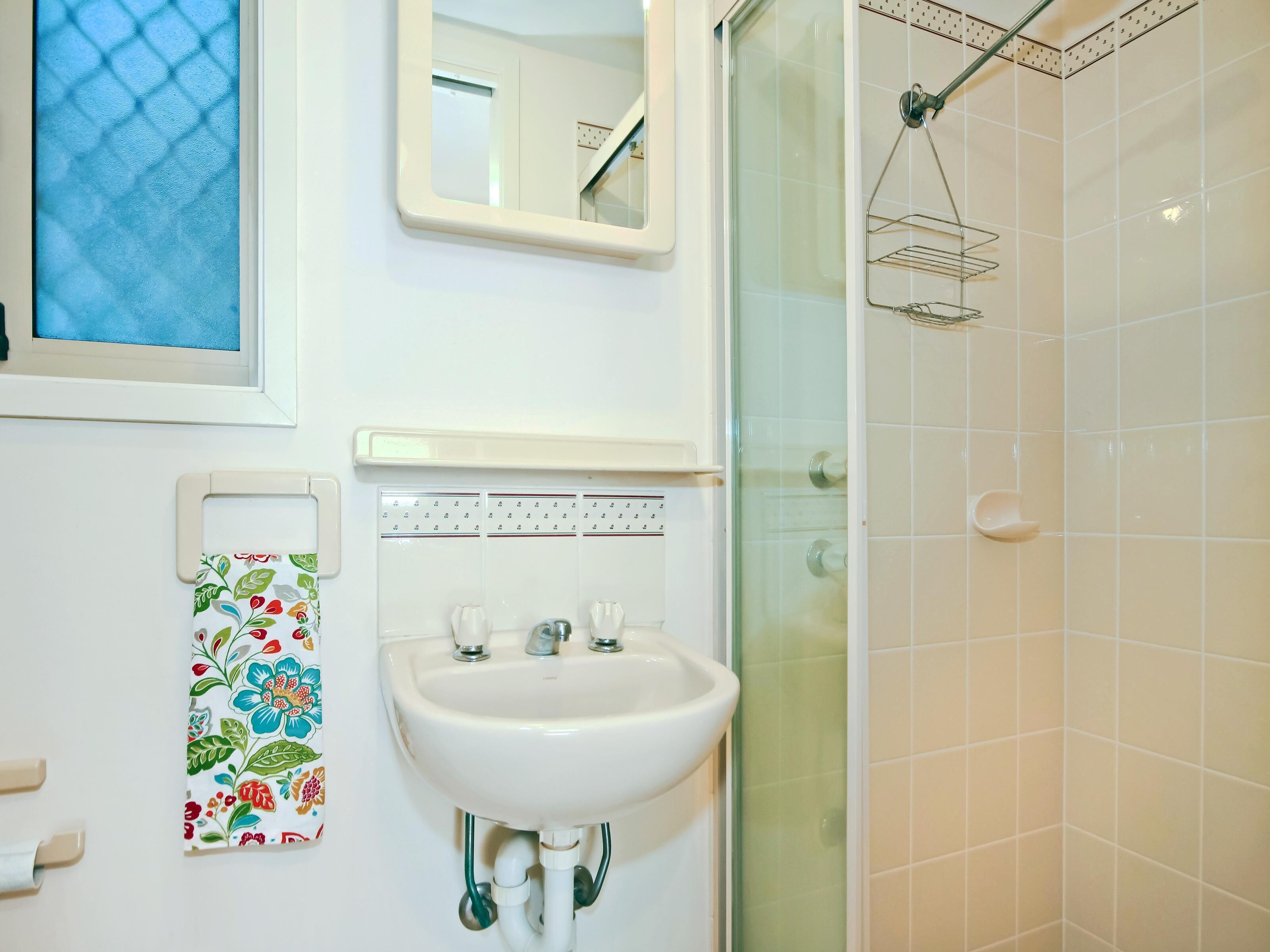 Moana Magic - Cosy 2 Storey Home with Sea Views in Moana — image 11