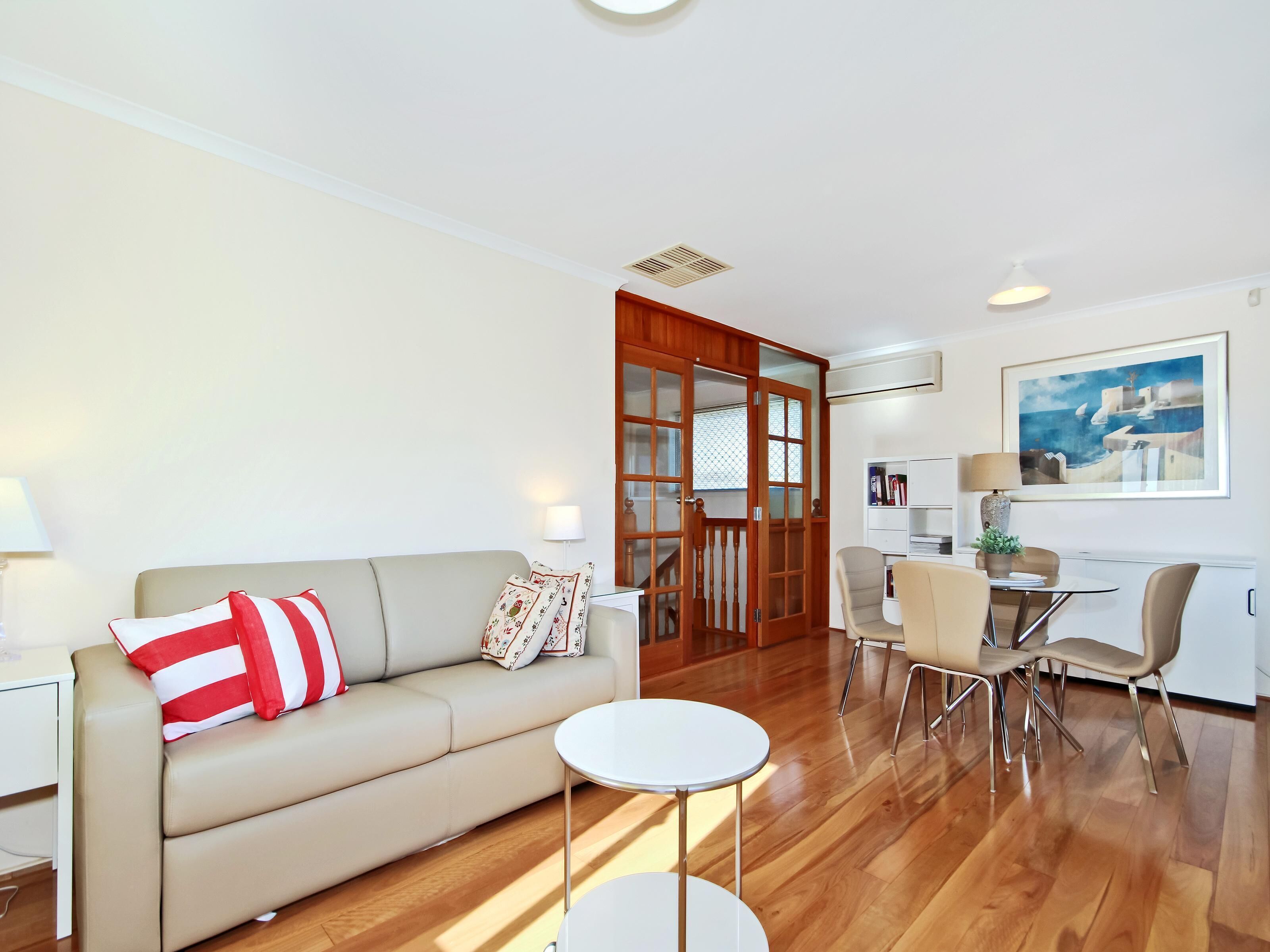 Moana Magic - Cosy 2 Storey Home with Sea Views in Moana